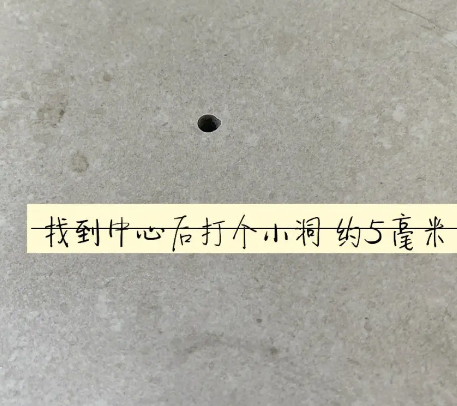 洪雅瓷砖空鼓维修公司专业解答在瓷砖铺贴过程中，如果砂料搅拌不均匀，将会带来以下问题